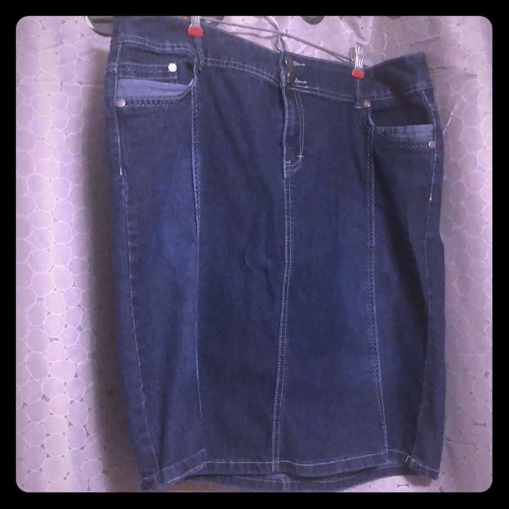 Avenue Jean Skirt